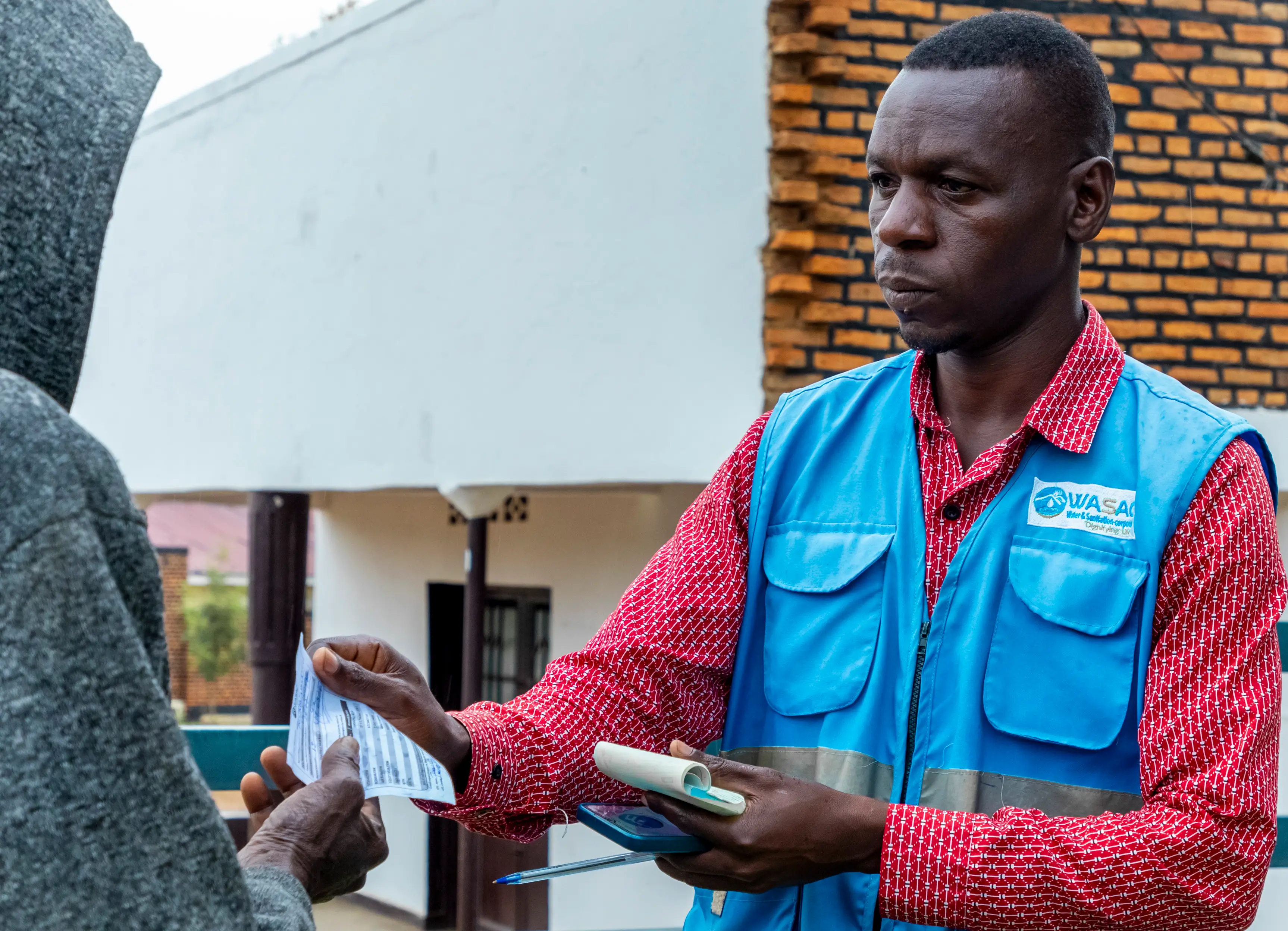 Easily understand your water bill and pay instantly image